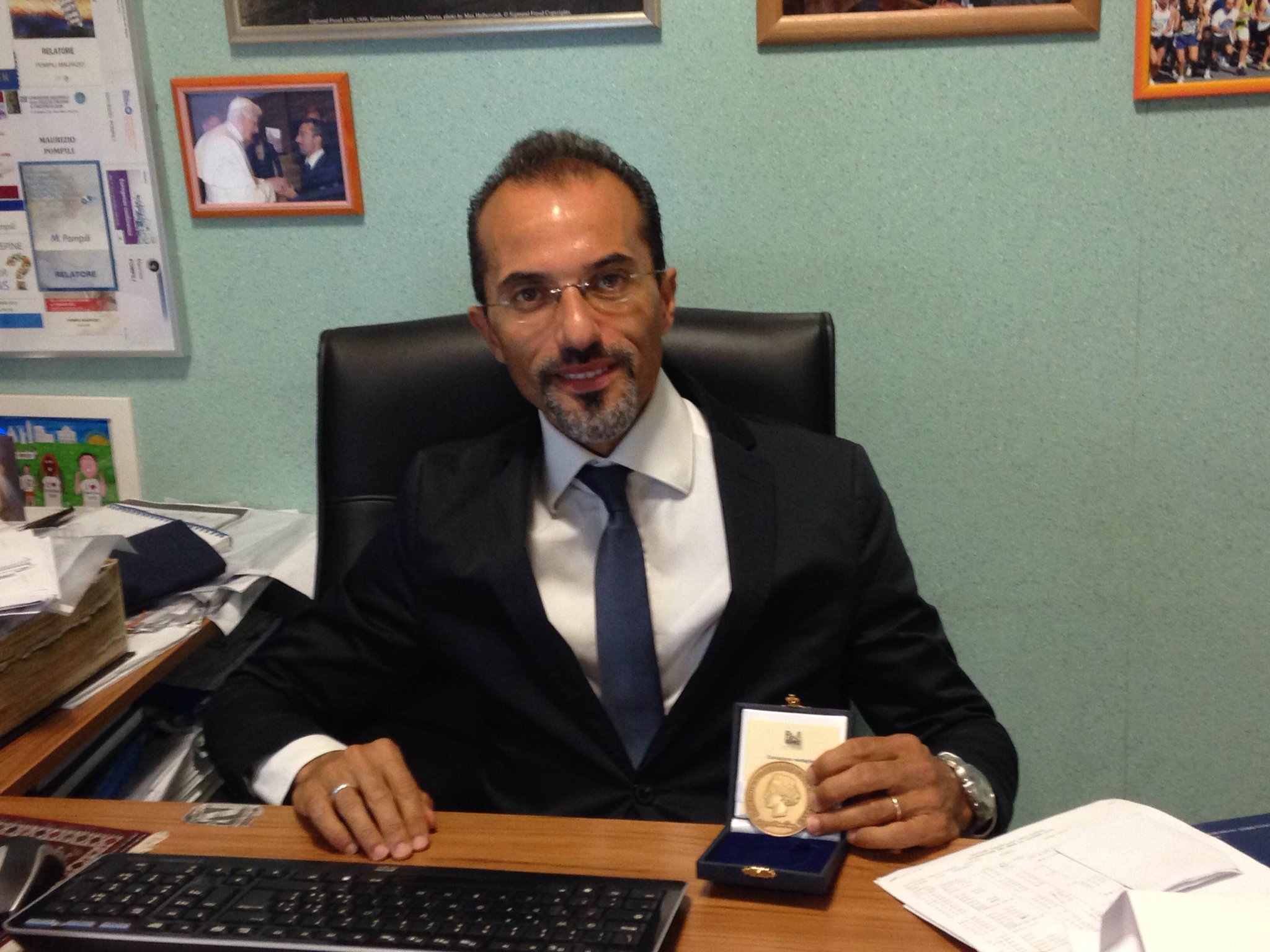 Maurizio Pompili on X Medaglia del Presidente della Repubblica al Prof. Maurizio Pompili Giornata Mondiale per la Prevenzione del Suicidio https t xznWIPwScc X