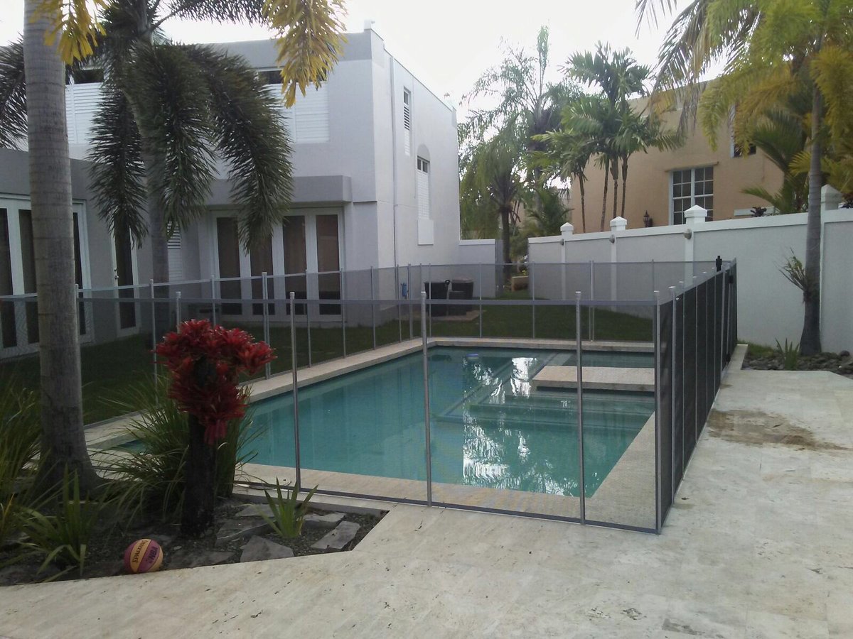 pool_guard's tweet photo. Another pool protected with Pool Guard removable pool fence.
Gray Border/ Gray Poles/ Black mesh. #poolsafetyfences https://t.co/B1lBupMVCr