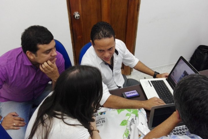 CHICANOTICIAS1's tweet image. Expertos @AppscoMacondo asesoran a Emprendedores de Córdoba en @VivelabMonteria. #HITercionIX @AppsCo @jrodriguezk