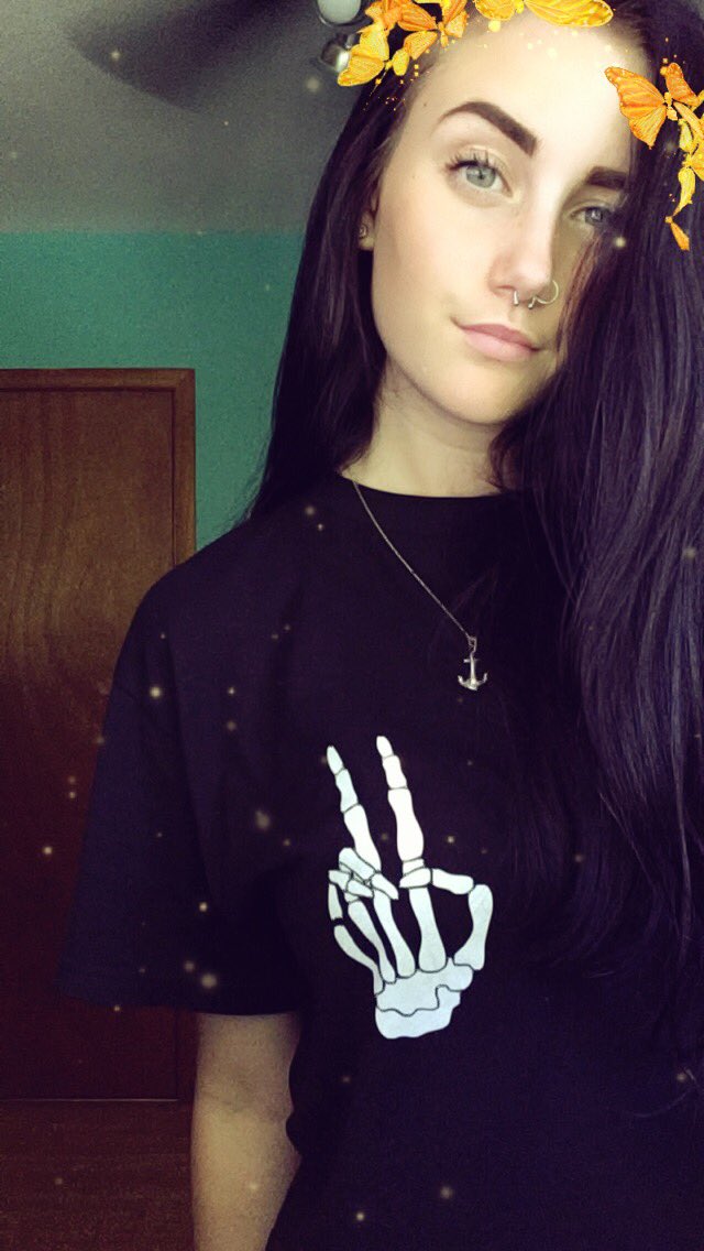 hope_vanderdeen's tweet photo. Stay SickβπΌοΈ @StaySickRecords @FRONZ1LLA @STAYS1CK #inmemoryofwhenicared https://t.co/x3Bq1hSyIP