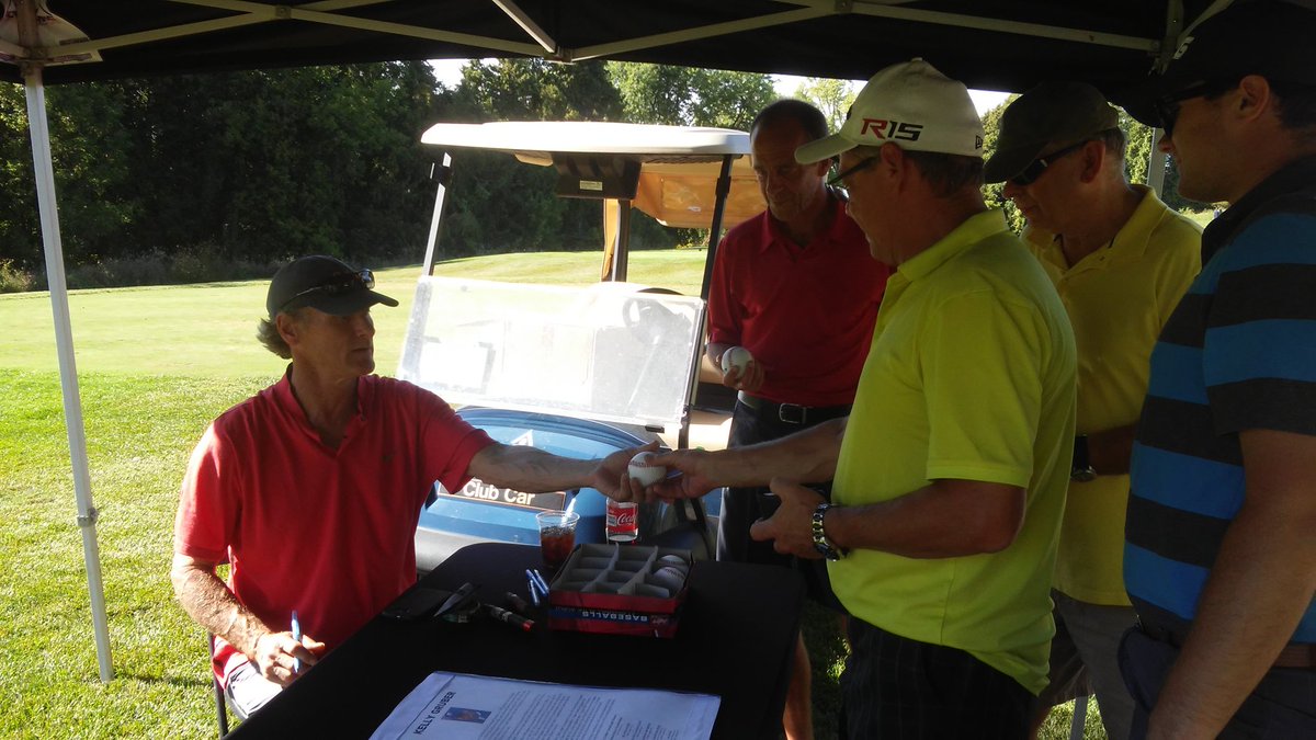 MCSF_CA's tweet image. Legendary #BlueJay Kelly Gruber signing autographs!