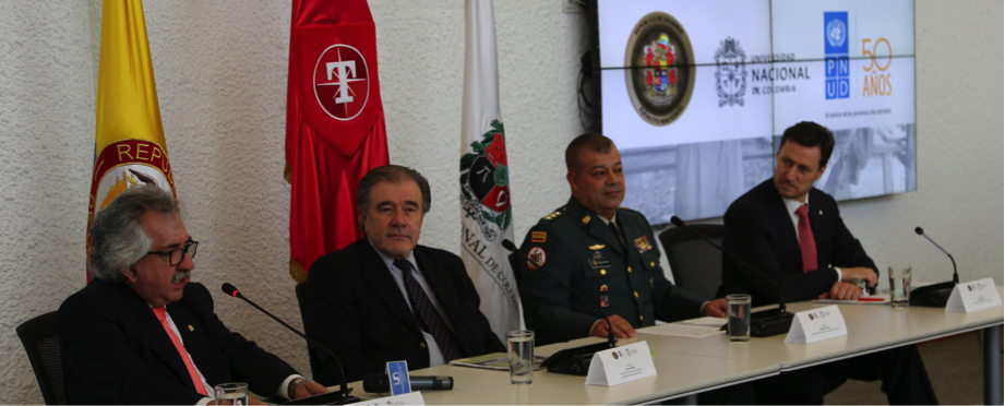 PnudColombia's tweet photo. #PNUDcol acompaña Diálogos Territoriales para la Construcción del @COL_EJERCITO del Futuro https://t.co/DyStPzcrn7 https://t.co/He5dRfuLML