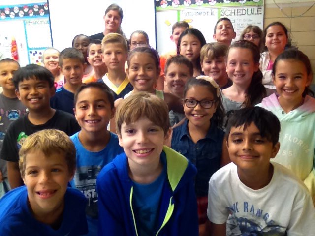 LDS_MrsMatyas's tweet photo. We have a great crew! #firstweek #friendsalready #selftimersuccess @CatenaColts @vanderstad4 https://t.co/Y3K65GGB3G