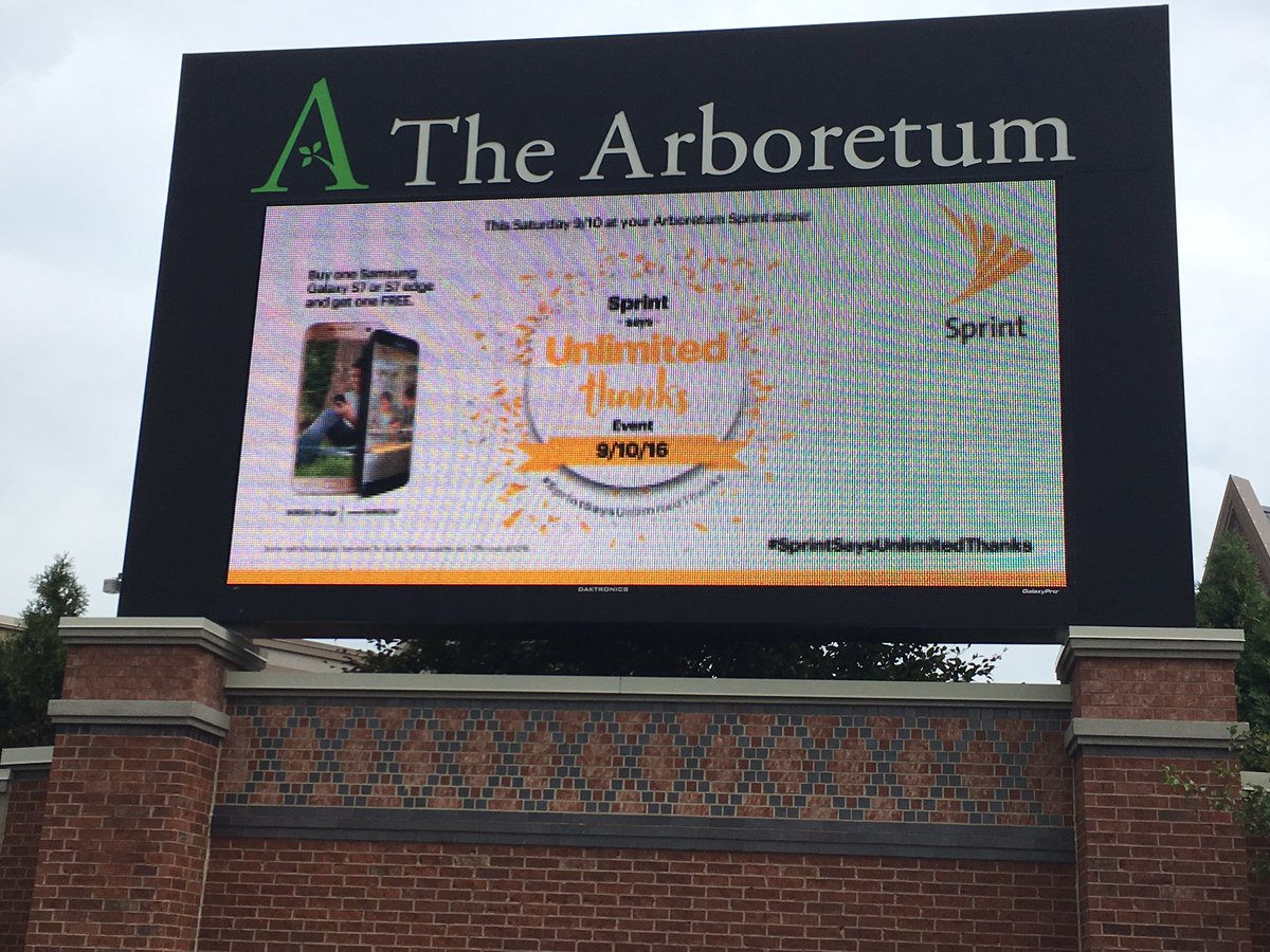GP_WL_RBR's tweet photo. Come pre-order your new iPhone 7 during the party 🎊🎉🎈 https://t.co/AppPJU5gUE