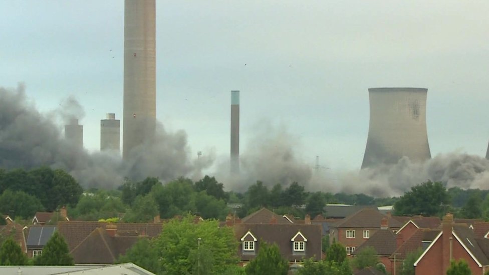 BBCOxford's tweet photo. Didcot Power Station: Final body in rubble found https://t.co/KV0jzNPYe7 https://t.co/GEL13j8DeE