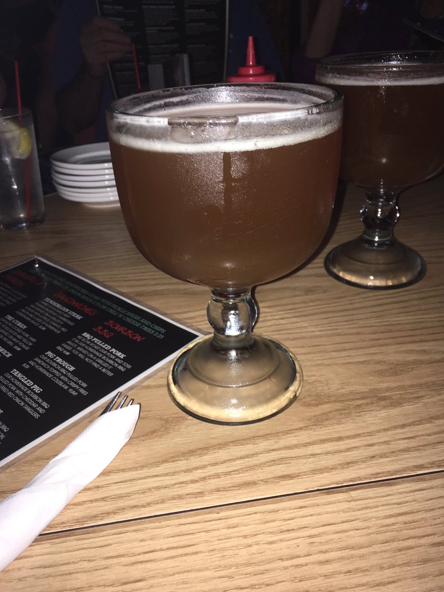 ambee_23's tweet photo. Shoop there it is!! ๐บ๐ #stuckos https://t.co/GF1dWIIccu