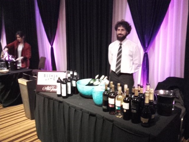 CarrerasGus's tweet photo. #FERIAALTAGAMA2016 Santa Fe, Compartimos los mejores vinos de @BodegaUxmal https://t.co/xiG7t99Lbz