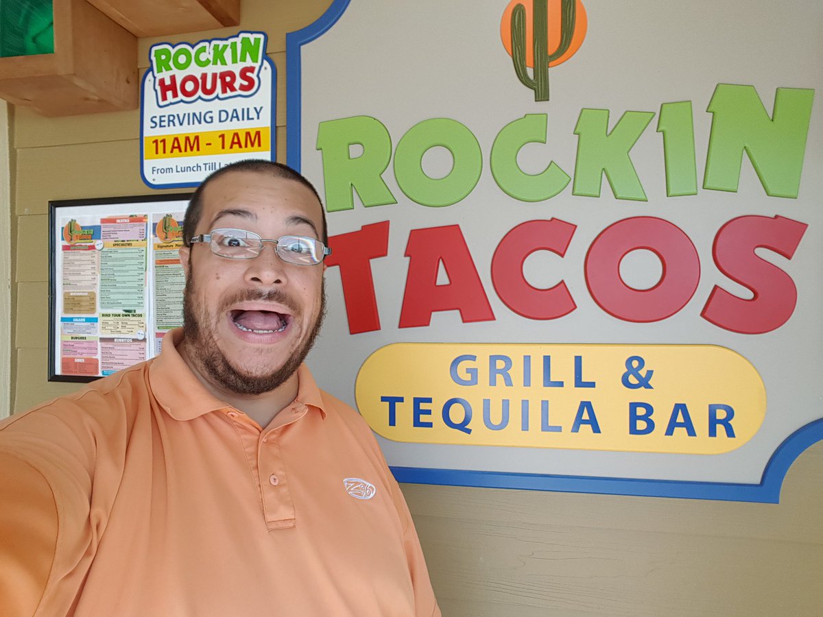 z96fwb's tweet photo. #z96weekendkickoffparty #rockintacos https://t.co/6UqPAYsQuq