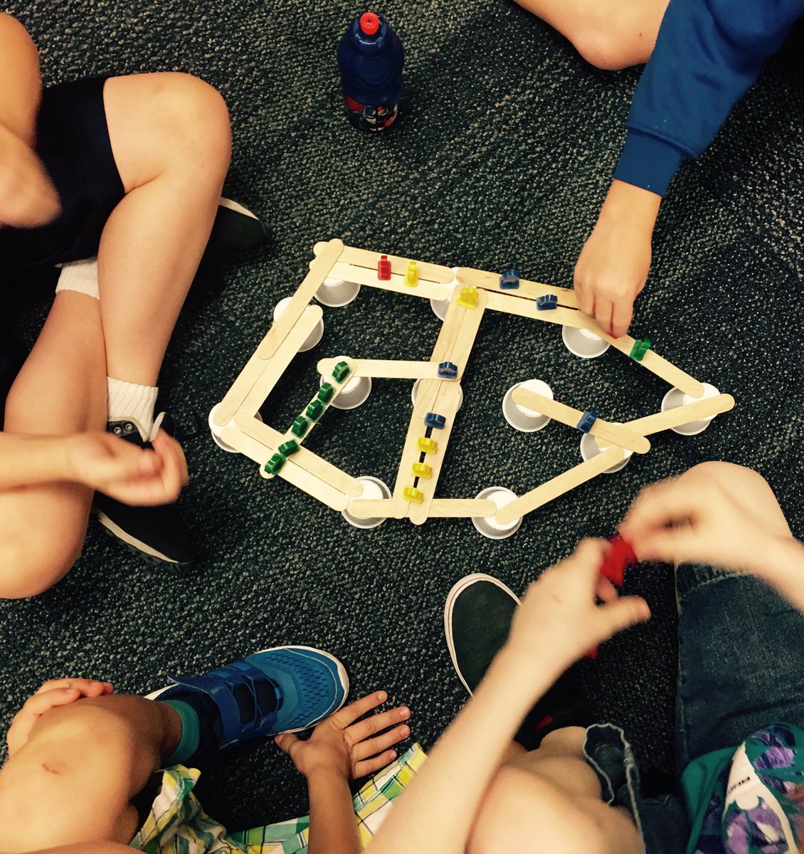 lisacatherine31's tweet photo. @GoMounts Students are digging deeper with #STEMchallengeFriday by building a "21 Elephants" Brooklyn Bridge https://t.co/fT4LQwS7Sp