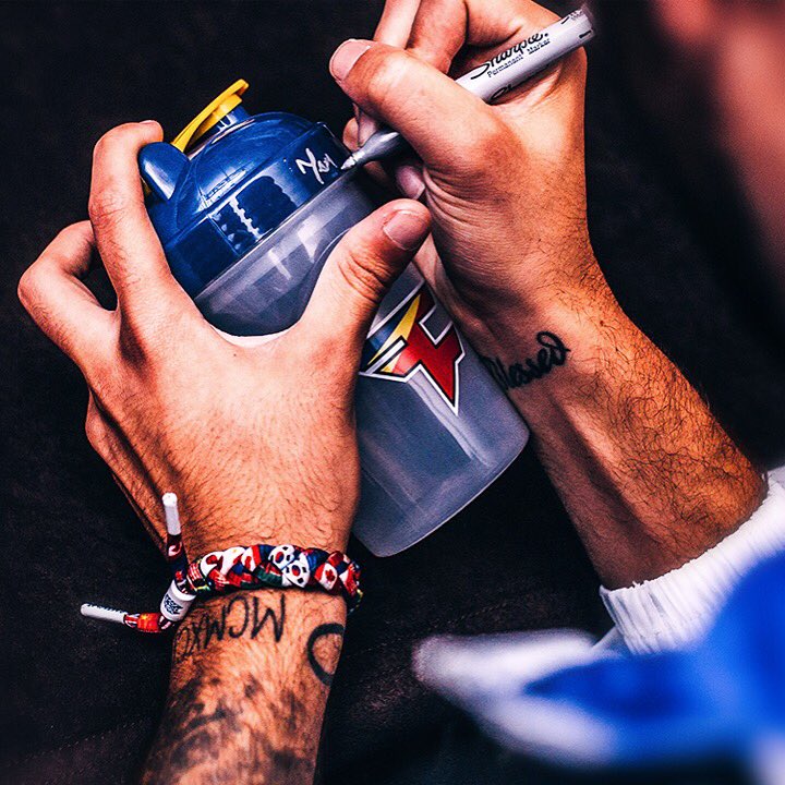 Temperrr's tweet photo. Blessed https://t.co/ooCTQ9mw8P
