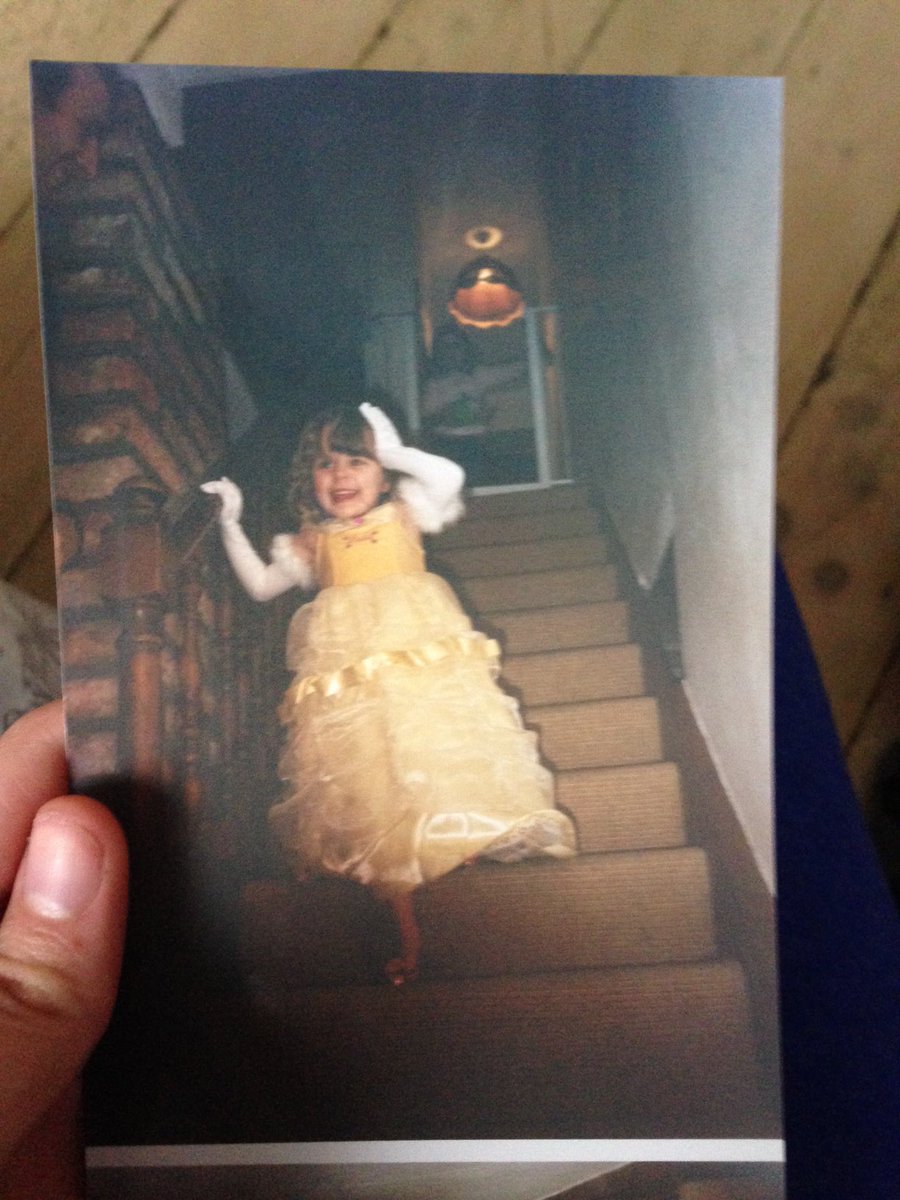 hollynewt14's tweet photo. Tb- always knew I had royal blood #princessholly https://t.co/ml8UlToETx