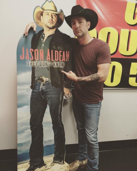 craigcampbelltv's tweet image. My boy @jason_aldean new album #TheyDontKnow out today!! Get it! My fave JA album yet 👍  #sameface #nosmile