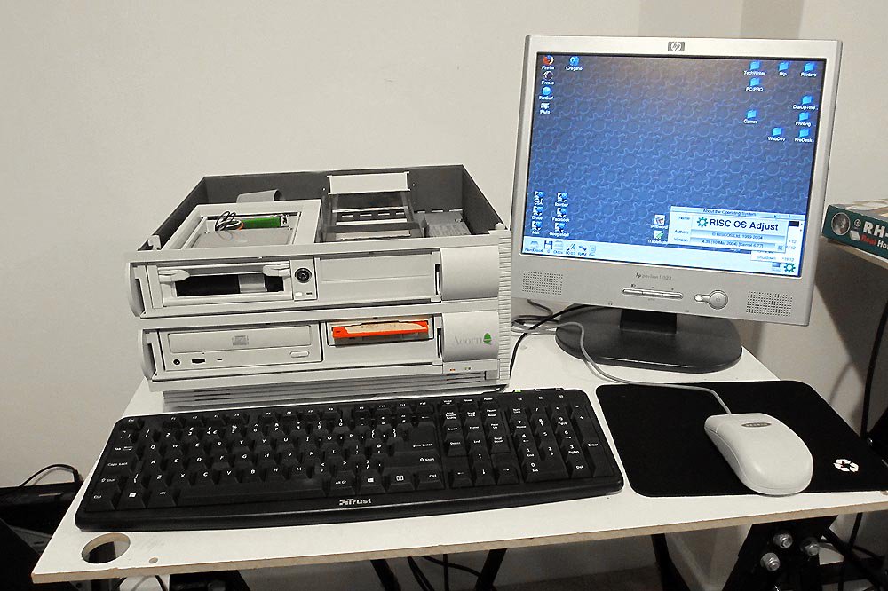 Tom_WFS's tweet image. My #Acorn #RISCPC might be ready for #RaspberryPi #Rjam's it started today in bits but was working by the evening!