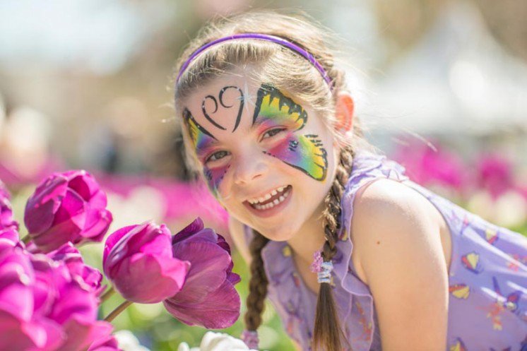 Jeffrey & Julia - World Love Flowers tweet media