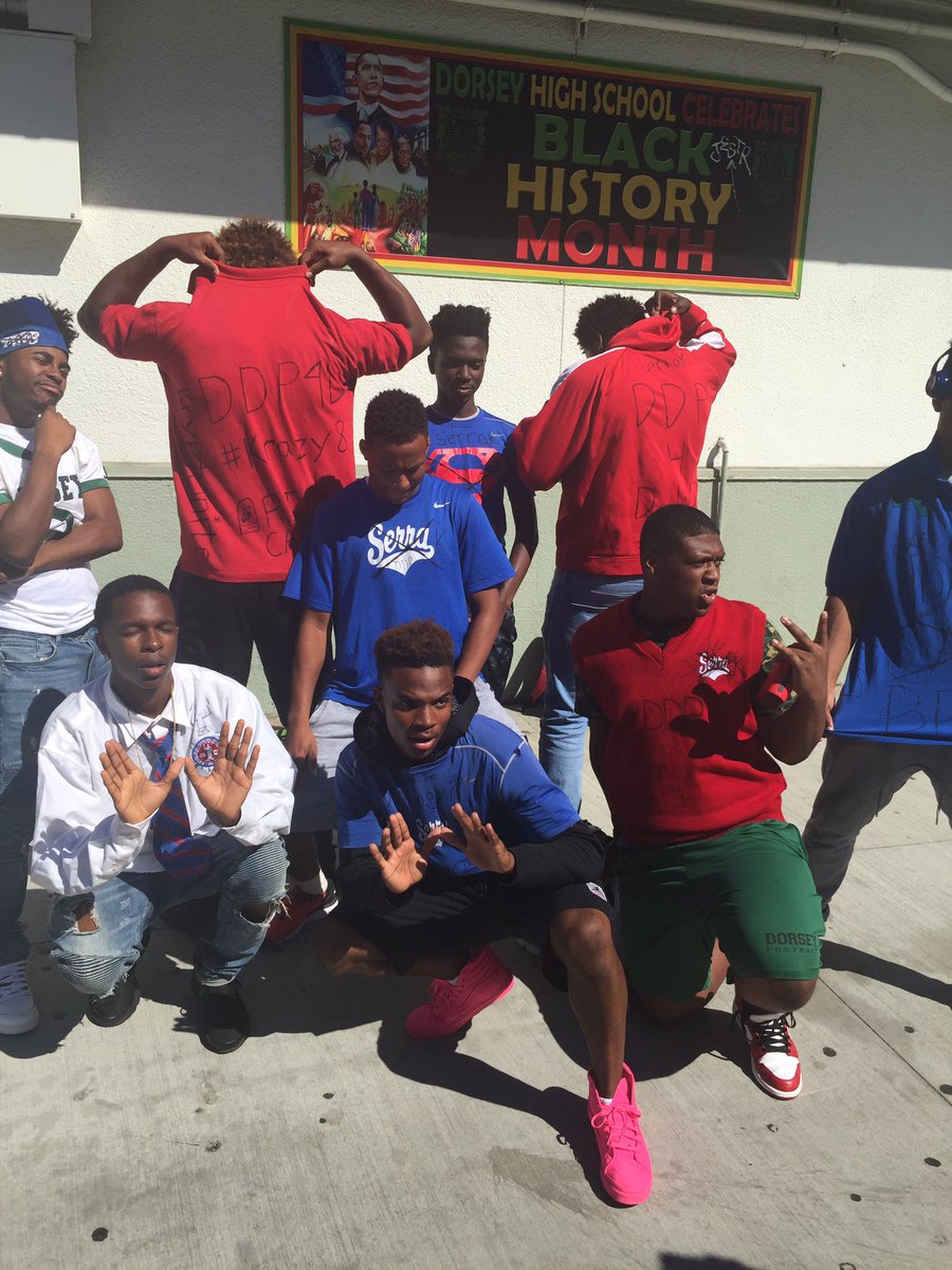 kayvont's tweet photo. U know what time it is😈🏈💯 #cavsK #sfgK https://t.co/1gI9549YKo
