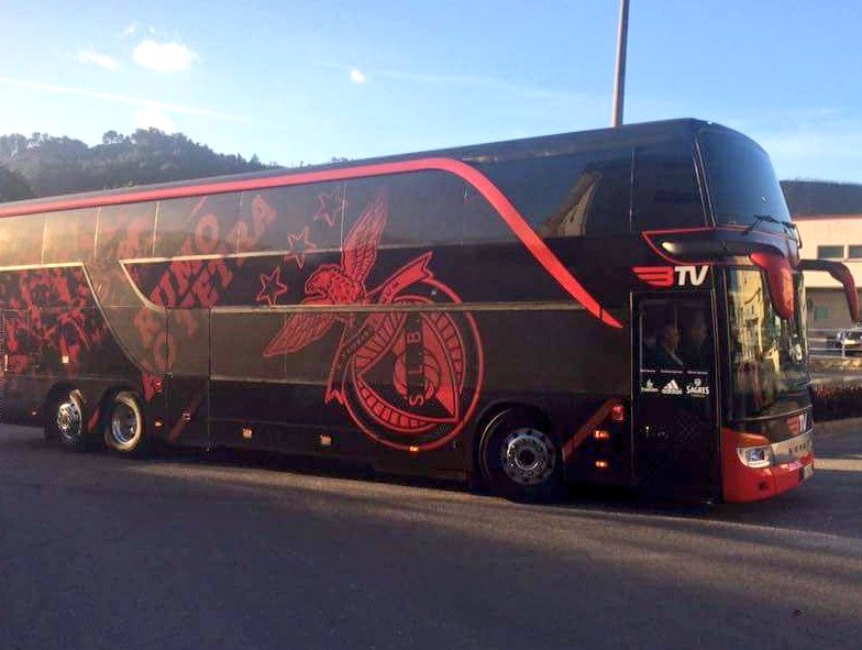 Planet Benfica On Twitter Rumo Ao Tetra Bus Photo Https T Co Kfzyma2geo