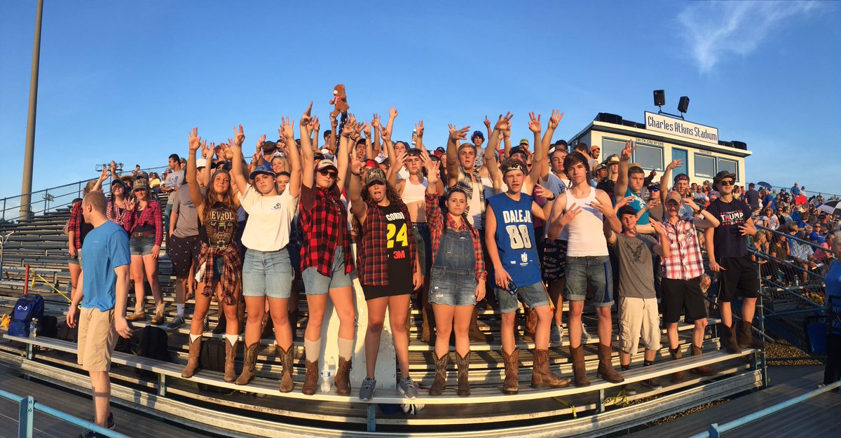 nshsstusection's tweet image. We are so proud of our football team tonight! Win or lose always a greyhound! @NSHS_Football