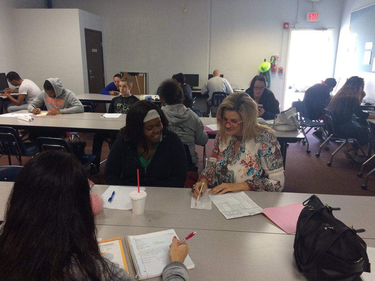 RedlandsAdult's tweet photo. Great first week of classes! Round 2 of registrations begin next week #AEmatters #hardworkpaysoff @CRYROP https://t.co/8WZjgXLPN8