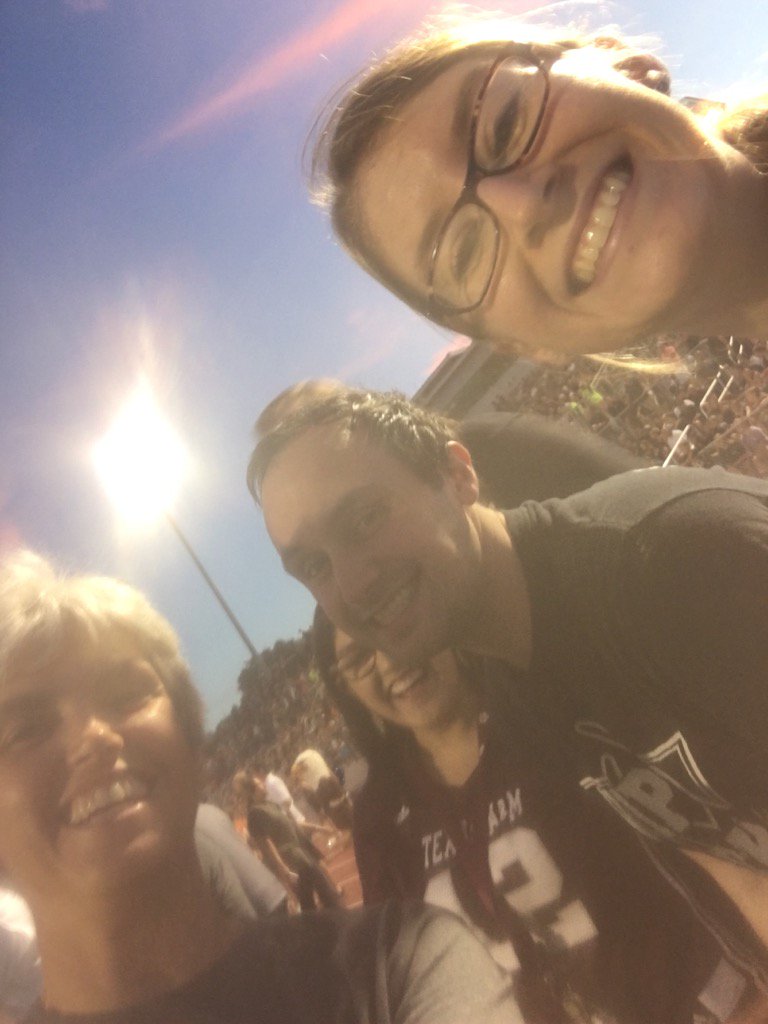 mrskppearce's tweet photo. Science department sideline! #govipers #lisdsecsci @VHS_Scientist https://t.co/hvGY2IGArX