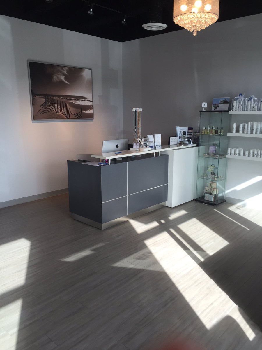 drift_float's tweet image. I have 2 rooms for rent starting November 1. 12x12. Email me at info@driftfloatstudio.ca.