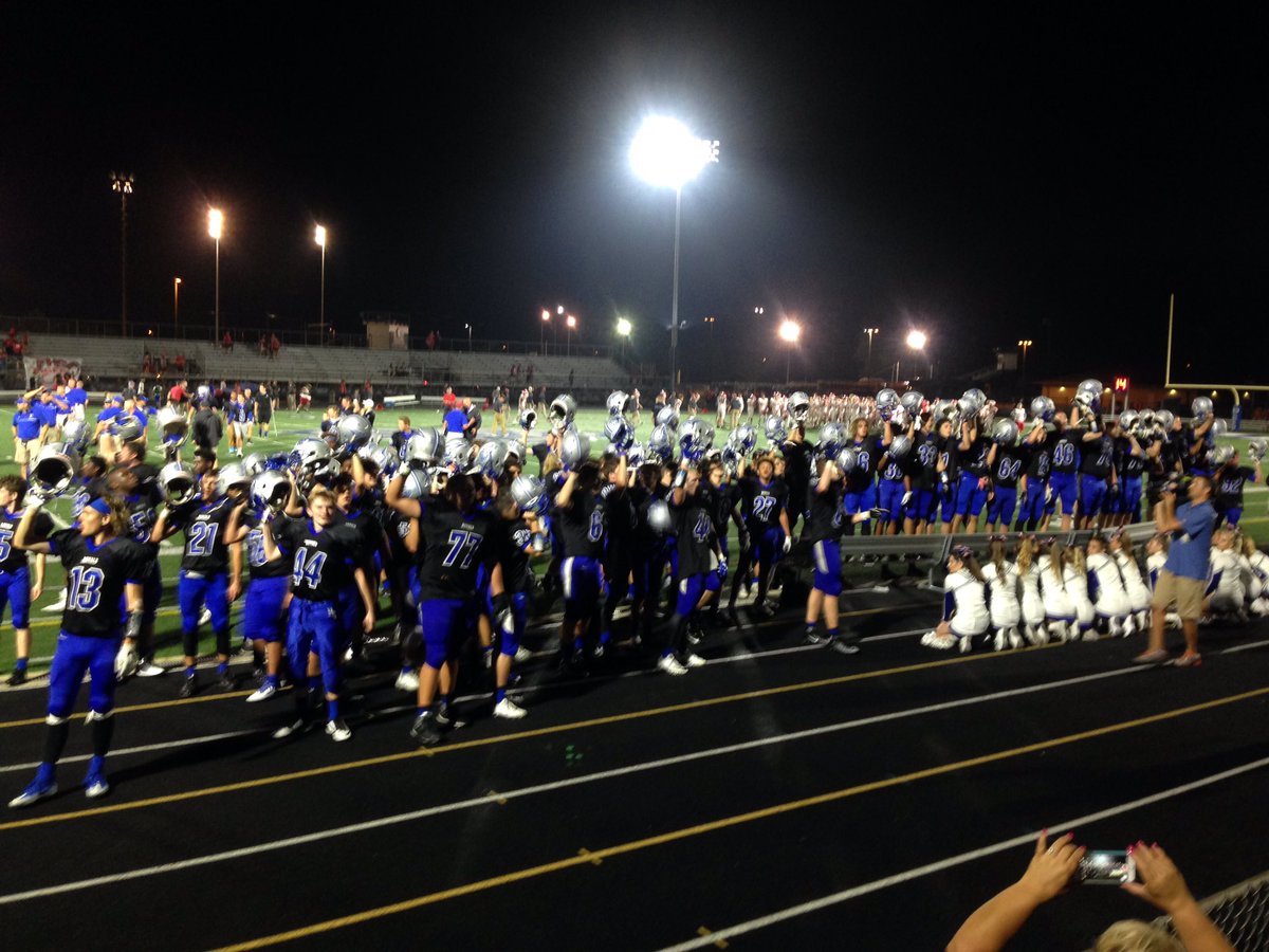 HSETV's tweet image. Varsity football beats Fishers at Mudsock tonight, 36-33! GO ROYALS!
Photo by Makenna Sisemore.