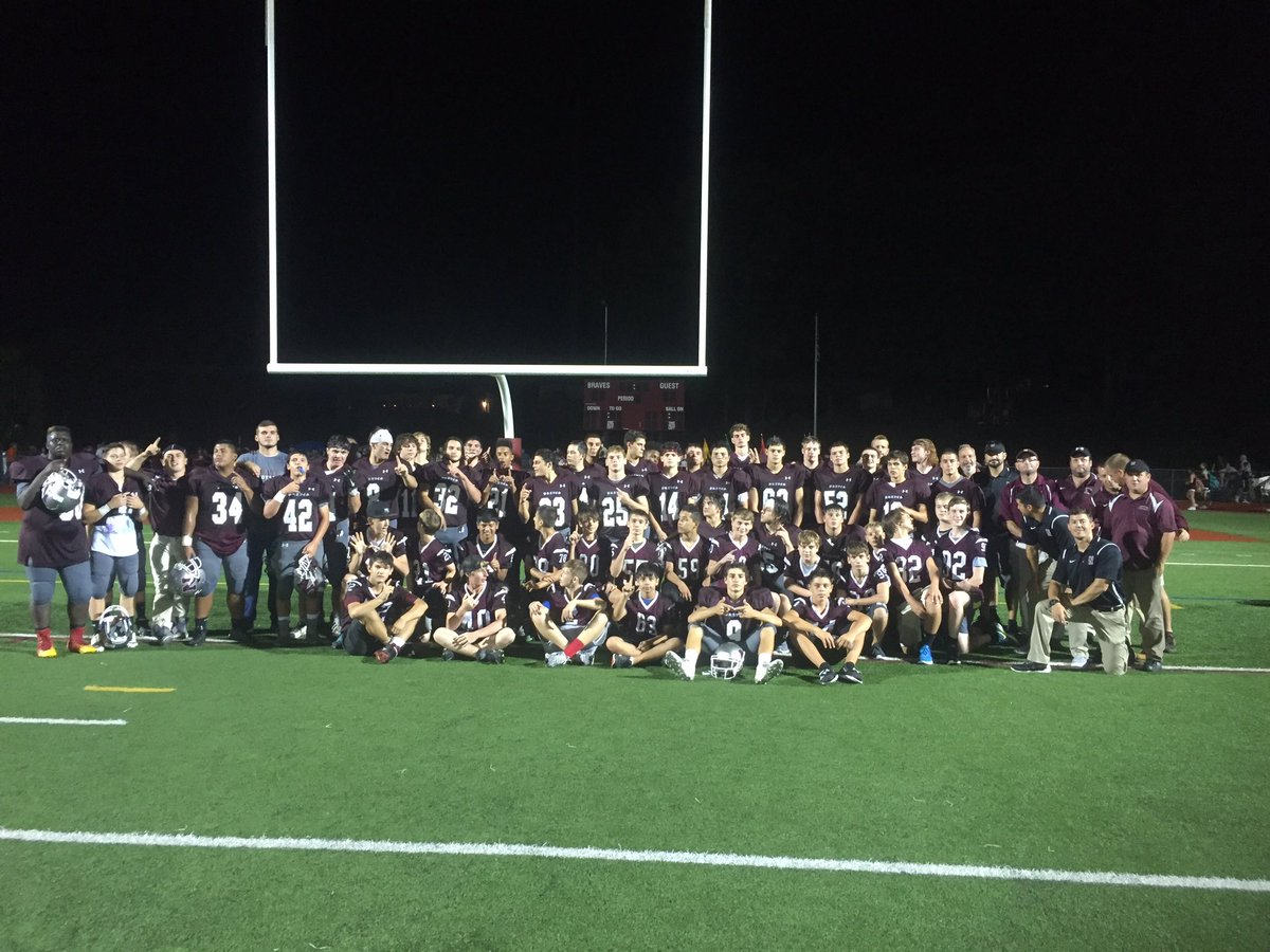 NewtonBraveFB's tweet image. Great opening night win...glad to celebrate with our youth program after the game! Braves win 27-9