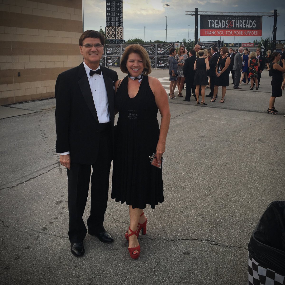 meganviviano's tweet image. Great cause, awesome bands.  Train and then....Emerald City!  #treadsandthreads