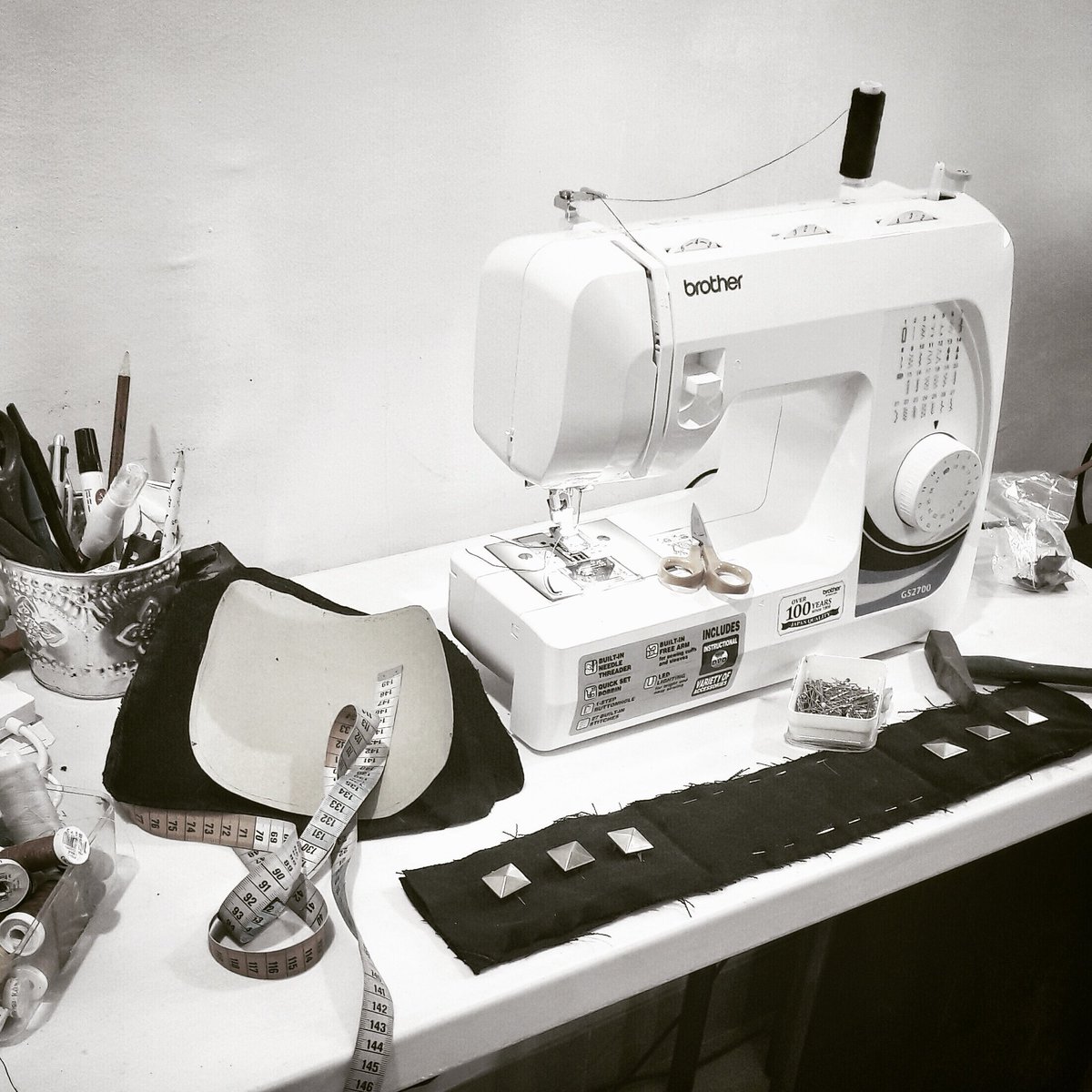 #newcollection  in progress ✂📍 Follow <a href="/handsofoizo/">Hands of Oizo</a> to see it first! #accessories #FashionWeek #innovativefashion