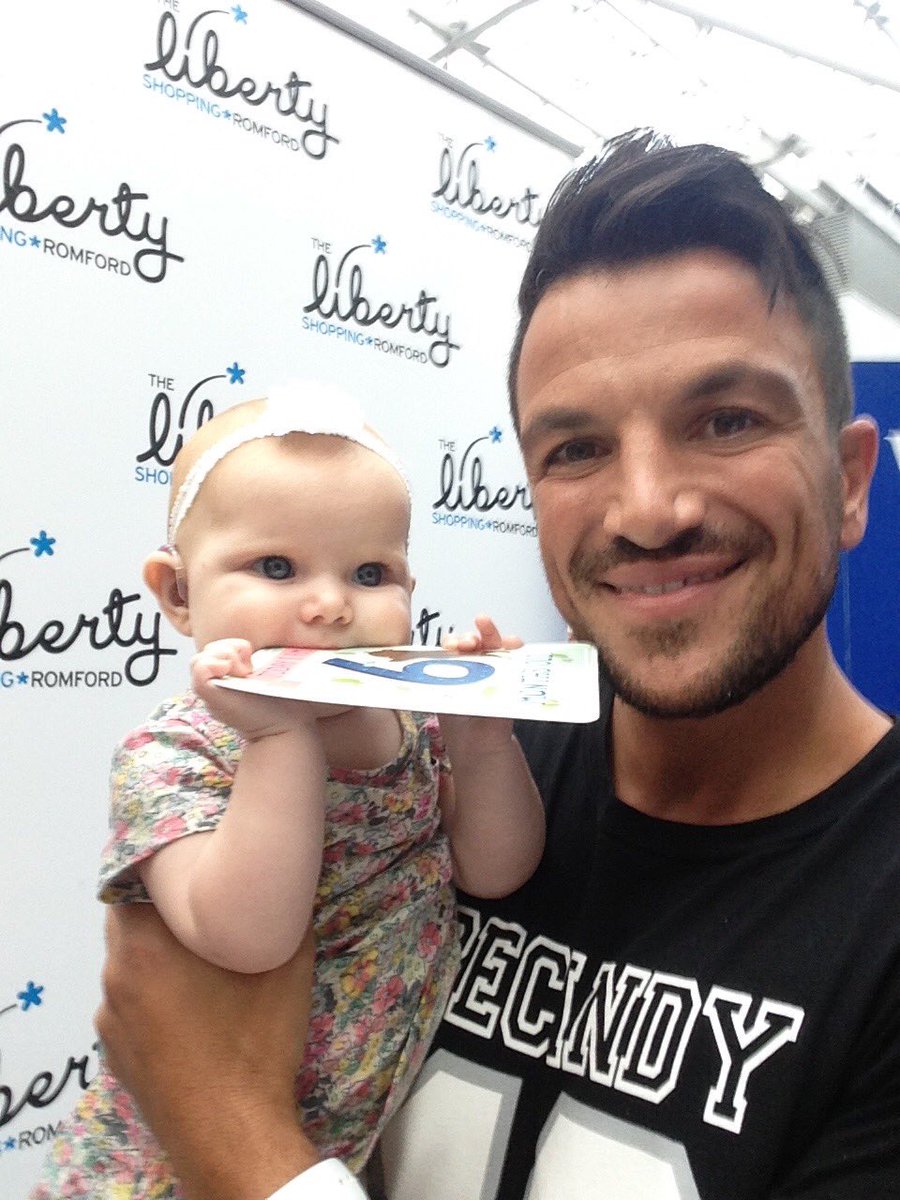YGreen05's tweet photo. So happy to met our @MrPeterAndre. So proud of him when he was using British Sign Language and Thank you!! #bsl https://t.co/NJbZvWjZ9D