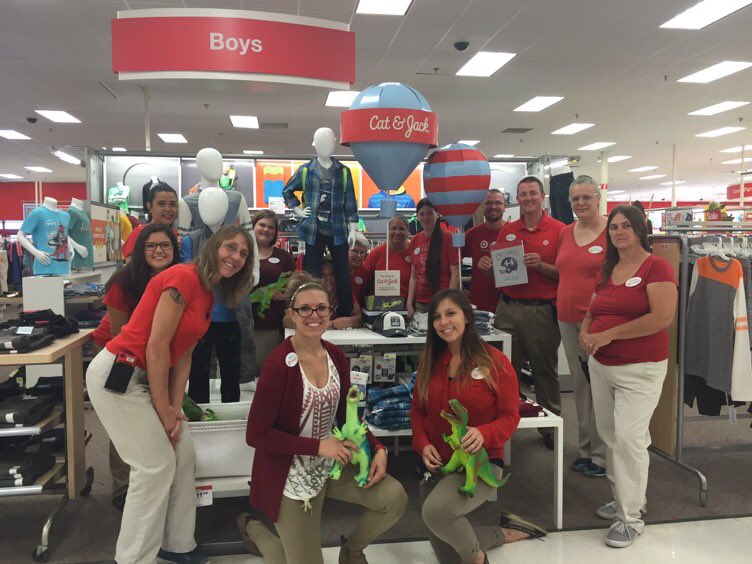 kdknuts's tweet photo. Love to look back at the great memories with the many members of my red and khaki family! #proudSTL #WeAreTarget https://t.co/YsObLcB4hY