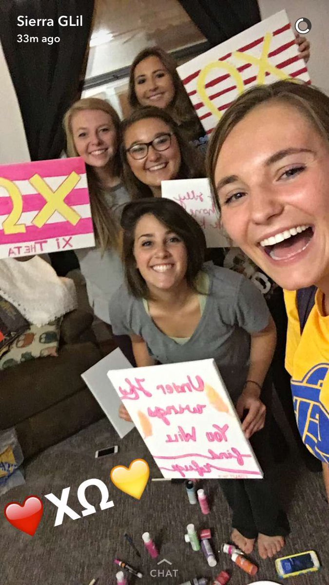 Spent the night crafting with my chi o fam #SymphonySunday 😍💛❤️ @ChiOmegaSDSU