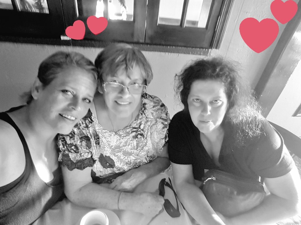 Last day with Mom!💕 Going back to Florida early in the morning!! Love both of you💕💕