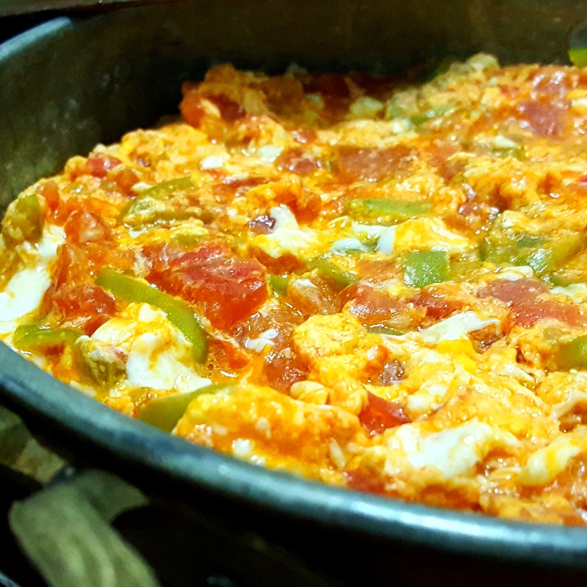 AfillyRestauran's tweet photo. Afilly'i diğerlerinden ayıran 
özelliklerden biri: 

Menemen

Çok ye, az öde! | https://t.co/slLAgEGGkq | 329 99 99 https://t.co/HIWa95FxP3
