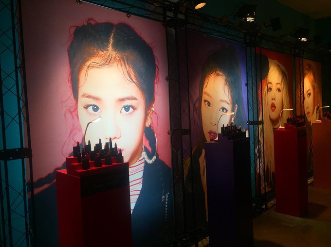 View image on Twitter