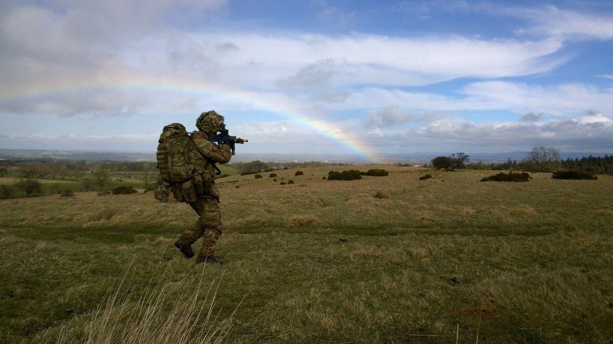 5_fusiliers's tweet photo. Is there gold at the end ? For the reservist there is a tax free bounty of up to 1725.00 pounds ! #Taxfreebounty https://t.co/U9mbywb376