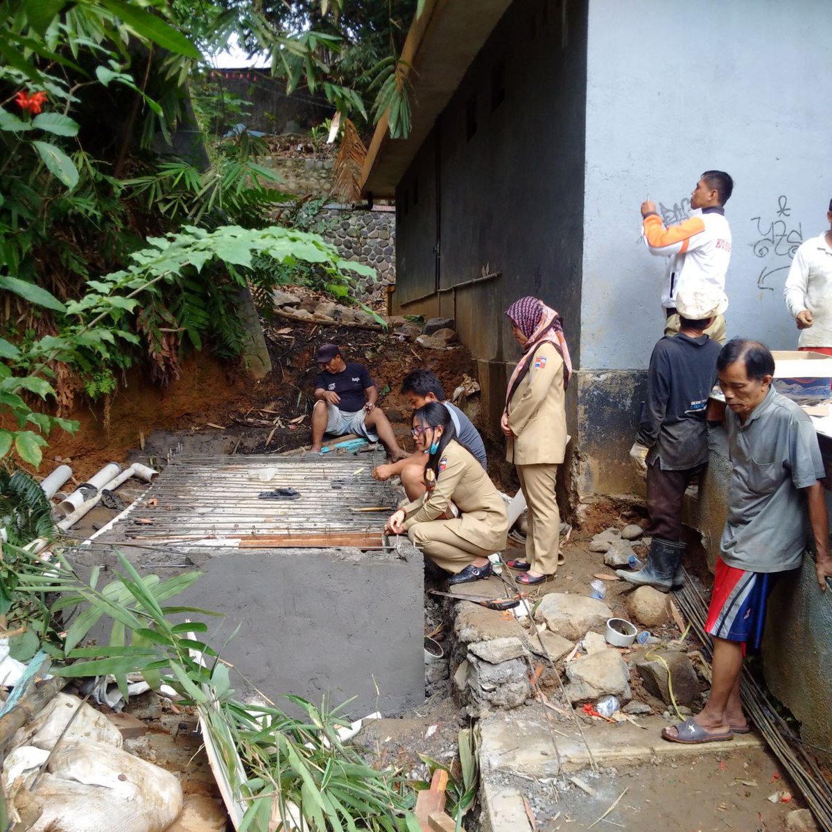 nanantriyani's tweet image. Monitor pekerjaan sumur pantau dan perlindungan sumber mata air @PemkotaBogor @BPLHKotaBogor @dwidvs