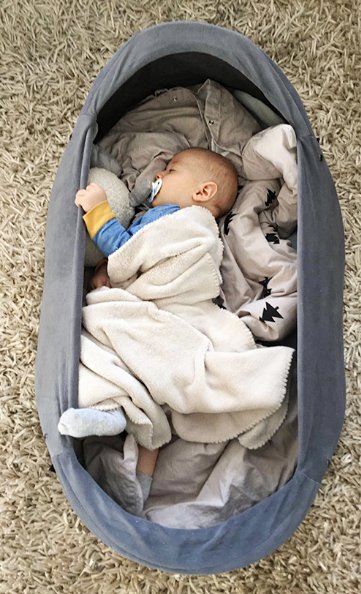 How beautiful!WIN a Deryan travel cot worth R1,200 from LayetteEssentials.co.za. Here’s how: wp.me/p2OGl7-1VK