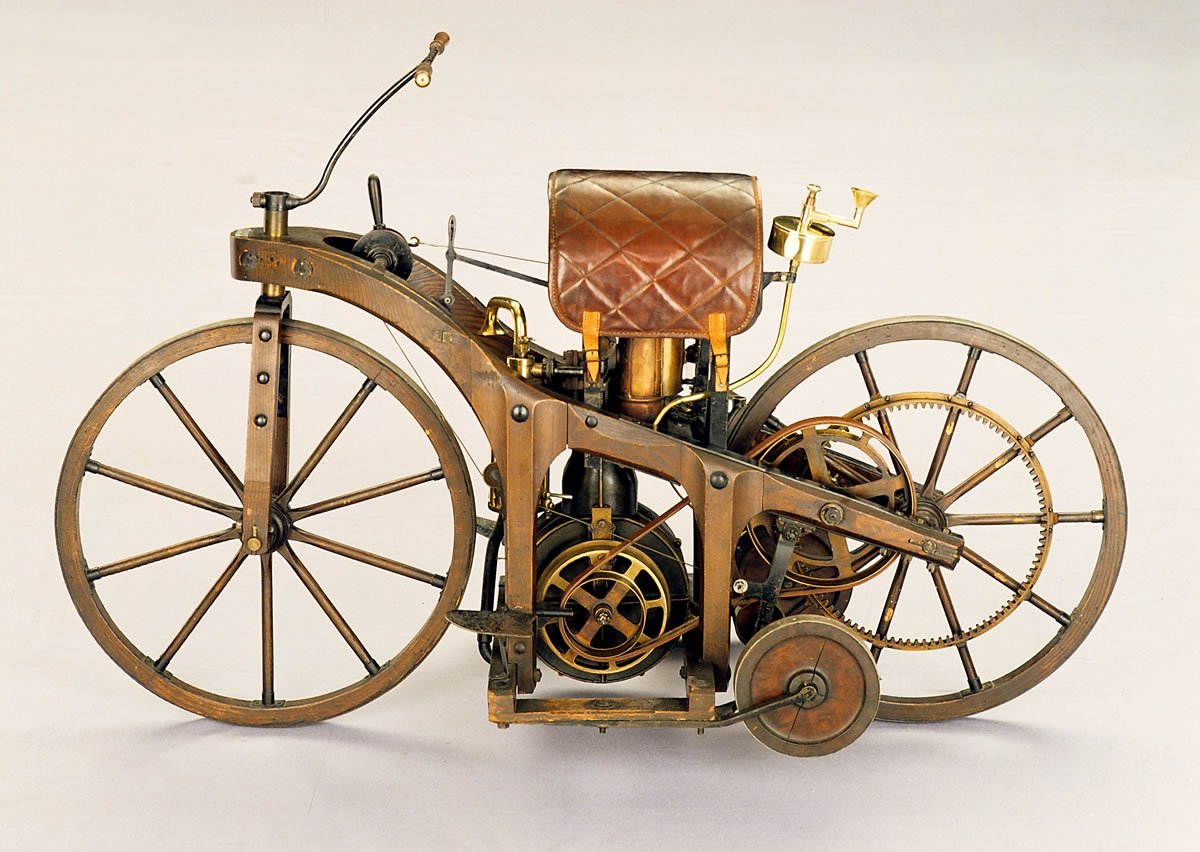 _onceuponablog_'s tweet photo. #Onceuponaday
#29agosto 1885: Gottlieb Daimler brevetta la prima #motocicletta. https://t.co/gErVHgPd2d