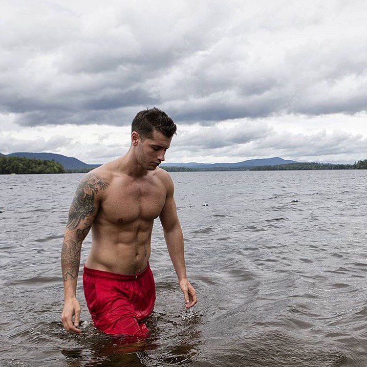 HealthFactoryAE's tweet image. We are excited to have @vincentazz as our new brand ambassador!! 🎉 || #healthylife #6pack #training #motivation #fit