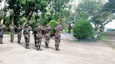 RPSB18PCR's tweet photo. #RPSB18 conducted Traditional Monday Flag Raising in commemoration to National Heroes day. https://t.co/zhbFSEuS4Z