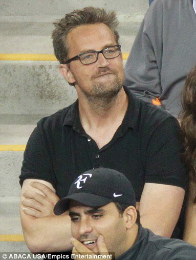 DailyPerryPics's tweet image. 👓