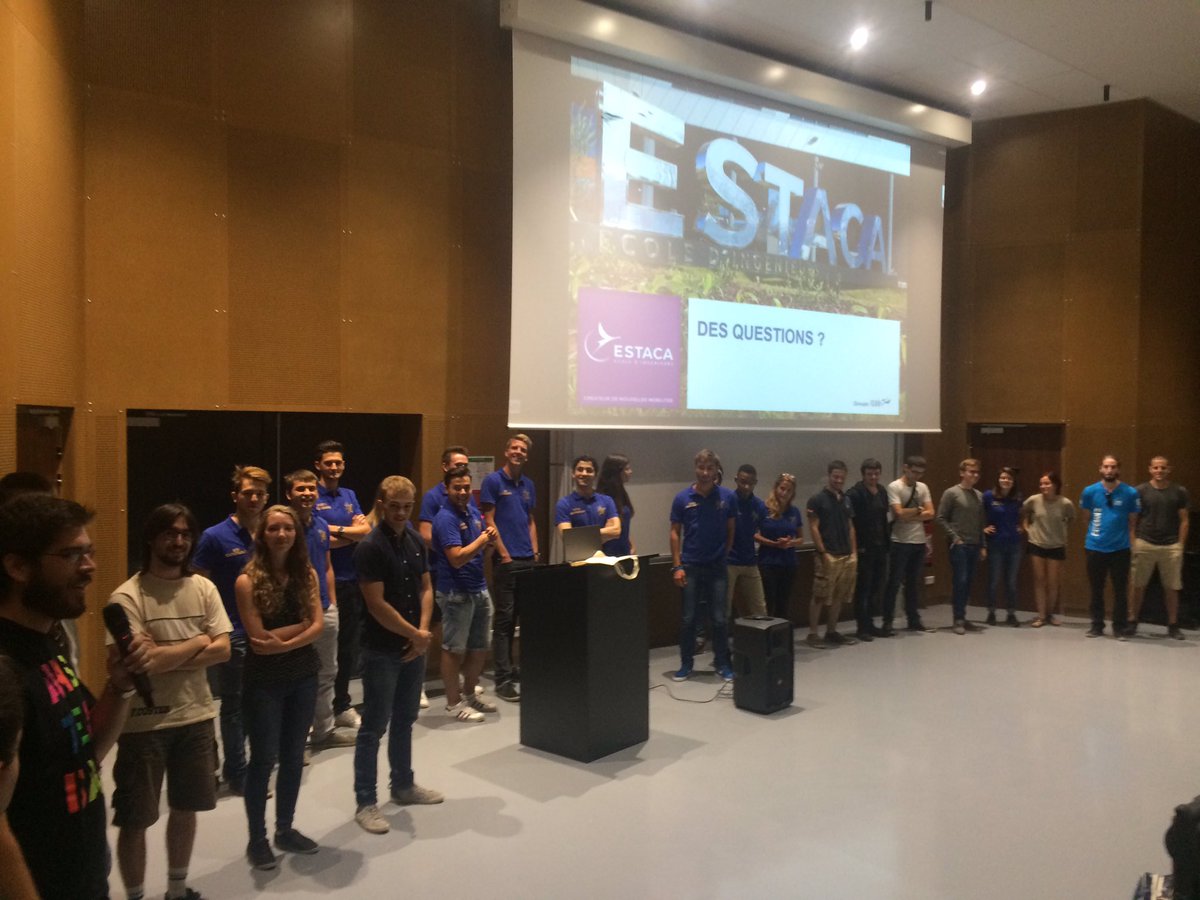 QuentinHll's tweet photo. Les nouveaux étudiants se présentent avec le #BDE #Xtasys ! Une belle année en perspective... @Estaca_twit m https://t.co/ErwxkKllAy