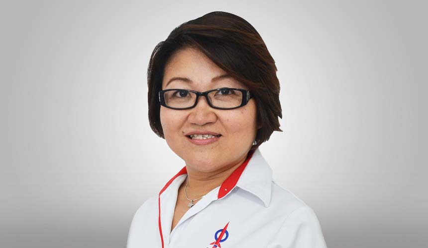 501Awani's tweet photo. DAP assemblyman distances herself from father's alleged corruption #AWANINews https://t.co/Hn2MrTnSaL https://t.co/2Sf7vxrU37
