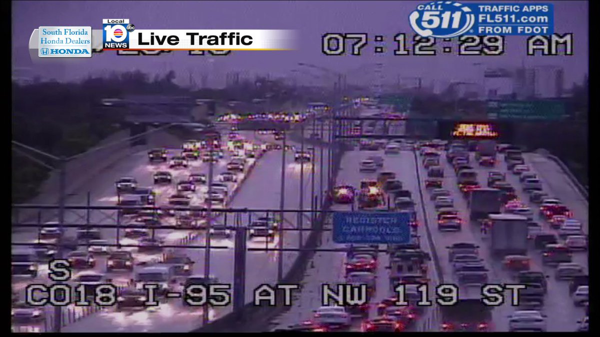 Police activity on I-95 SB express at NW 103rd #traffic #miami https://t.co/npHHkvolYq