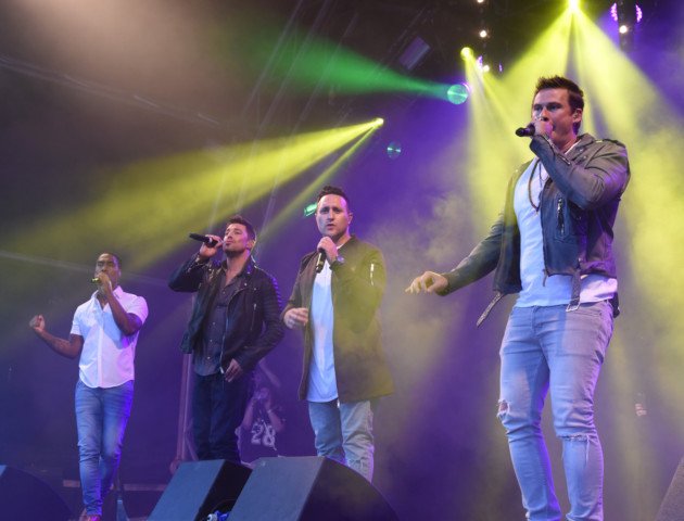 BDPost's tweet photo. .@official5ive join @officialblue &amp; @MrPeterAndre at  @nowthatsafestival in #Dagneham https://t.co/i4Pon8rYM2 https://t.co/kuq8z0RY2O