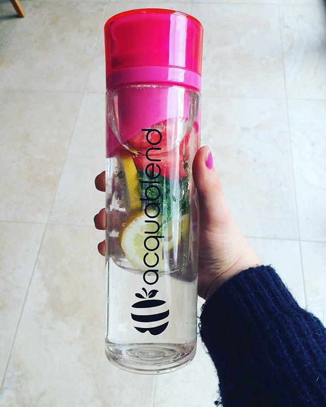 Fruity.
#summeriscoming #feelingfruity #aquablend #fruitfusion #bbgcommunity #tasty 📷: @kirstieadamson