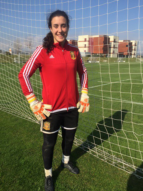SevillaFC_Fem's tweet photo. Nuestra jugadora @99_carmengc vuelve a la @SeFutbol sub-19. 🙌 Se concentra del 5-8 de septiembre.😉💪🔝 #SevillaFCFem https://t.co/OrcyZVd0Ww