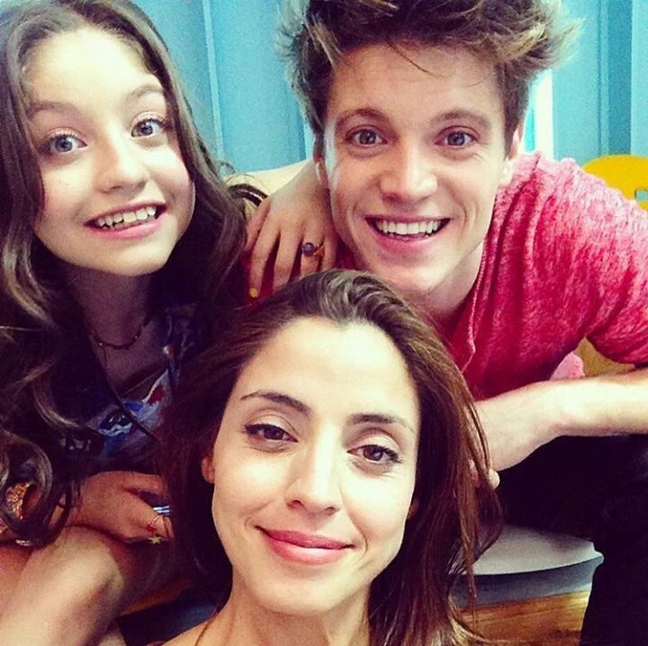 KSevillaFrance's tweet photo. Karol et Lionel dans les coulisses du tournage de #SoyLuna 2 ! 💞
- {@karolsevilla} https://t.co/8AHd9PyJT3