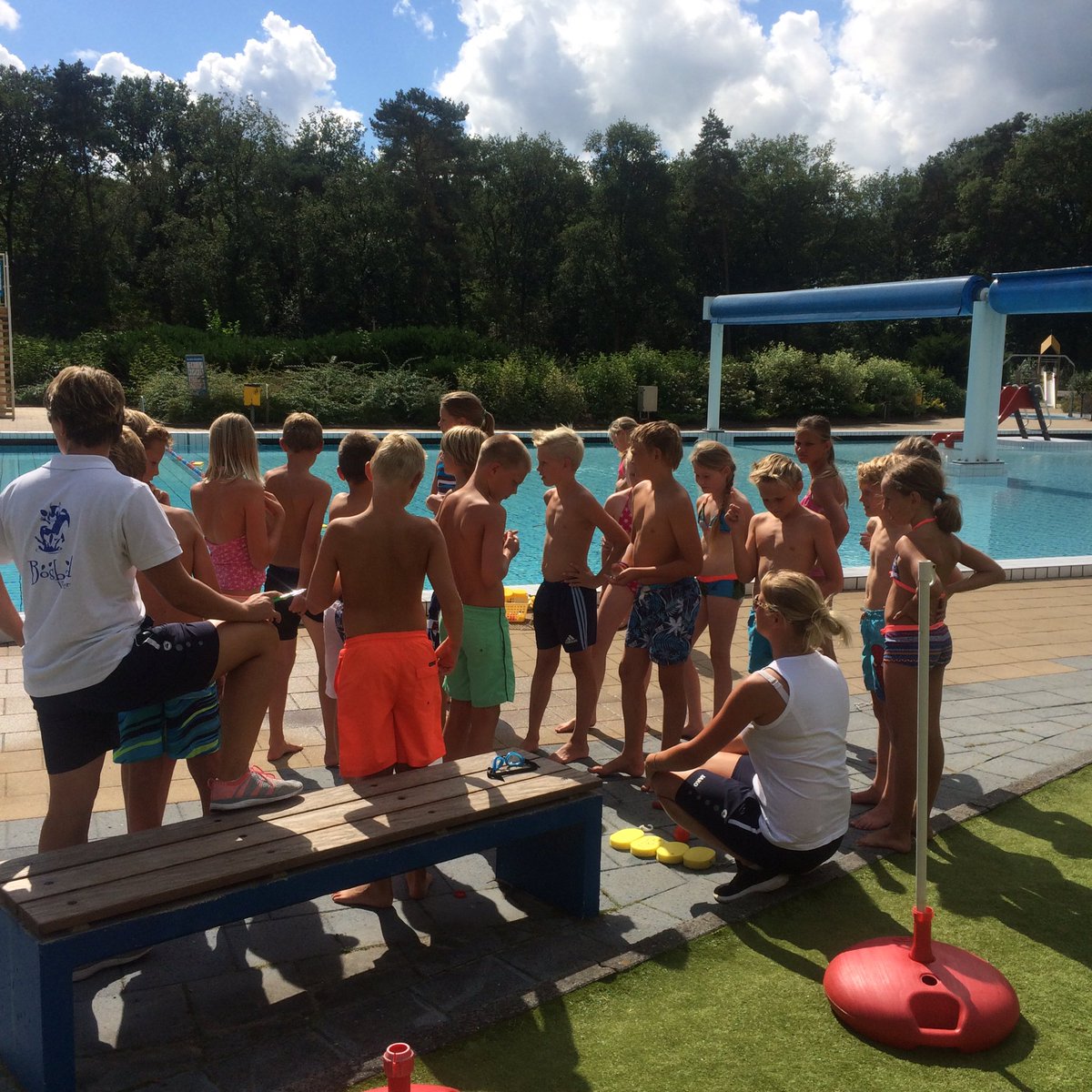 TenDarper's tweet photo. En we mogen weer!!# zwemles# kraakde code# bosbad vledder https://t.co/6vJrR6HZGW