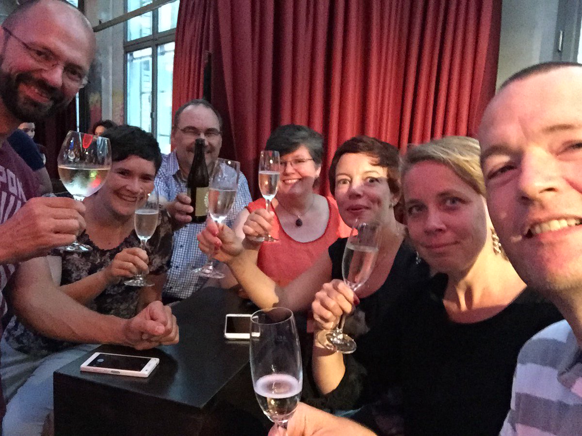 Der #lesezirkel-Geburtstags-Tweetup in guter Stimmung im @srfkultur #literaturclub